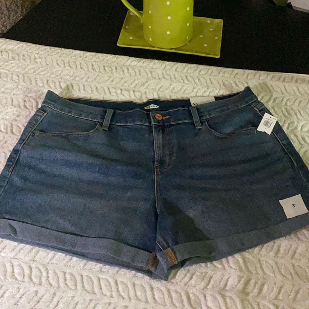 Old Navy women’s shorts size 14